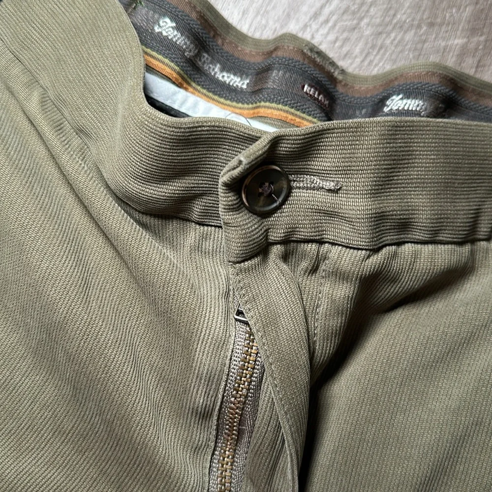 Tommy Bahama Silk Pleated Shorts - 40